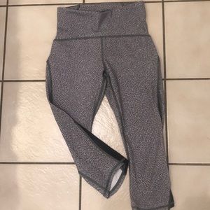 Lululemon size 4 silver and white crop leggings